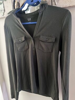 GAP Olive Green Long-Sleeve Button Front Shirt